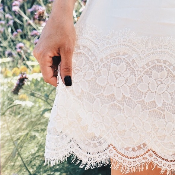 LAST1⭐️💕🌟💖Lovely Lace Mini Dress In Ivory 🌟💫 - Picture 6 of 8